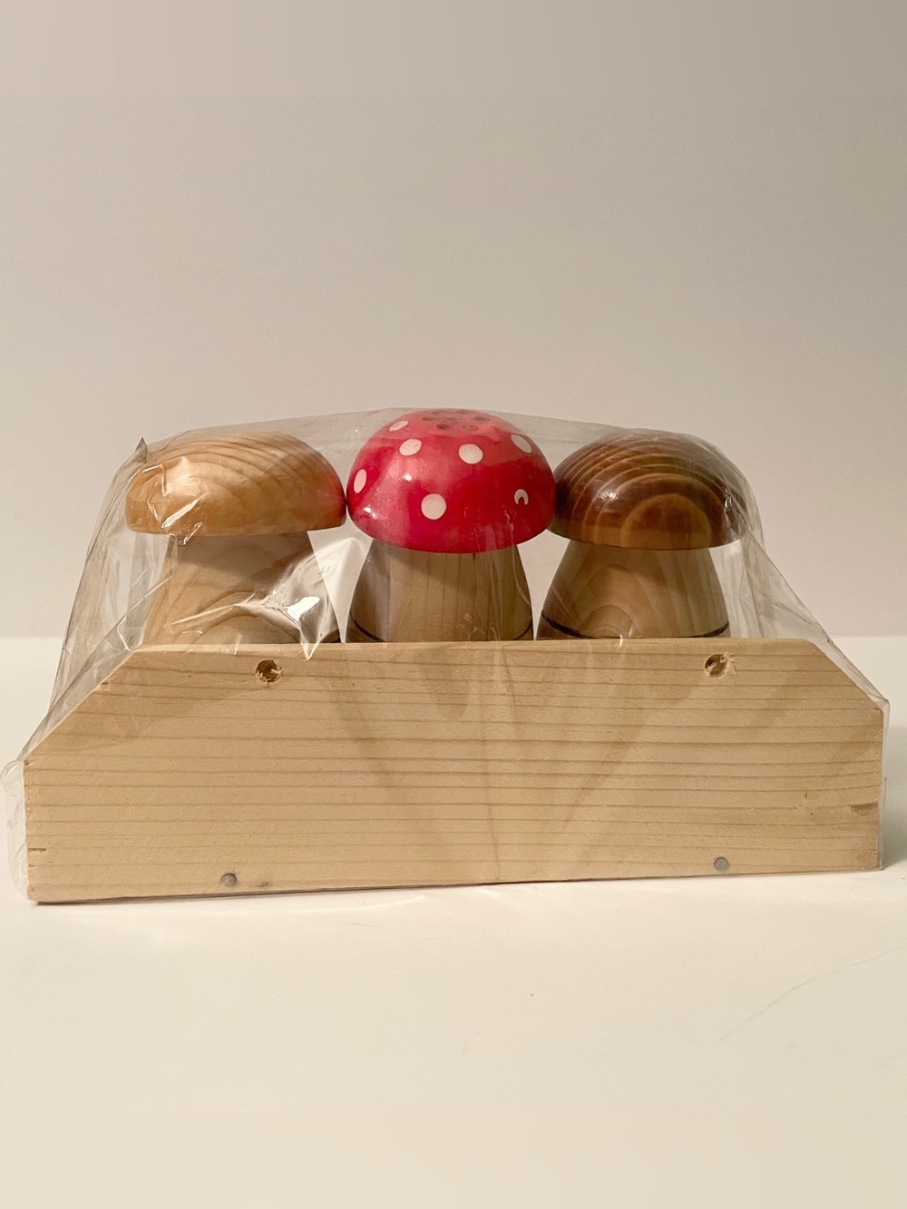 Vintage Wooden Mushroom Salt Pepper Shaker Toothpick Holder Set - Picture 5 of 14